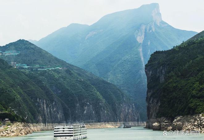 三峡武汉如何坐游轮游三峡游轮船票费用多少尊龙凯时ag旗舰厅试玩武汉坐船到重庆游(图11)